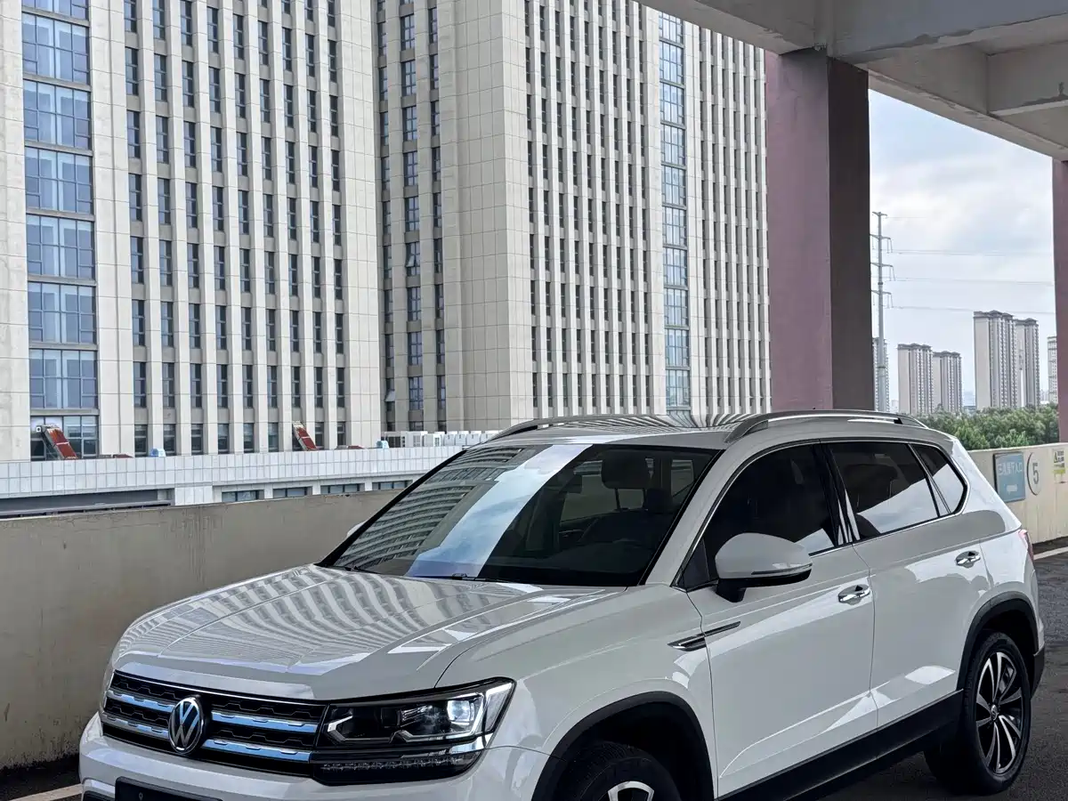 Фото 2 - Volkswagen Tharu