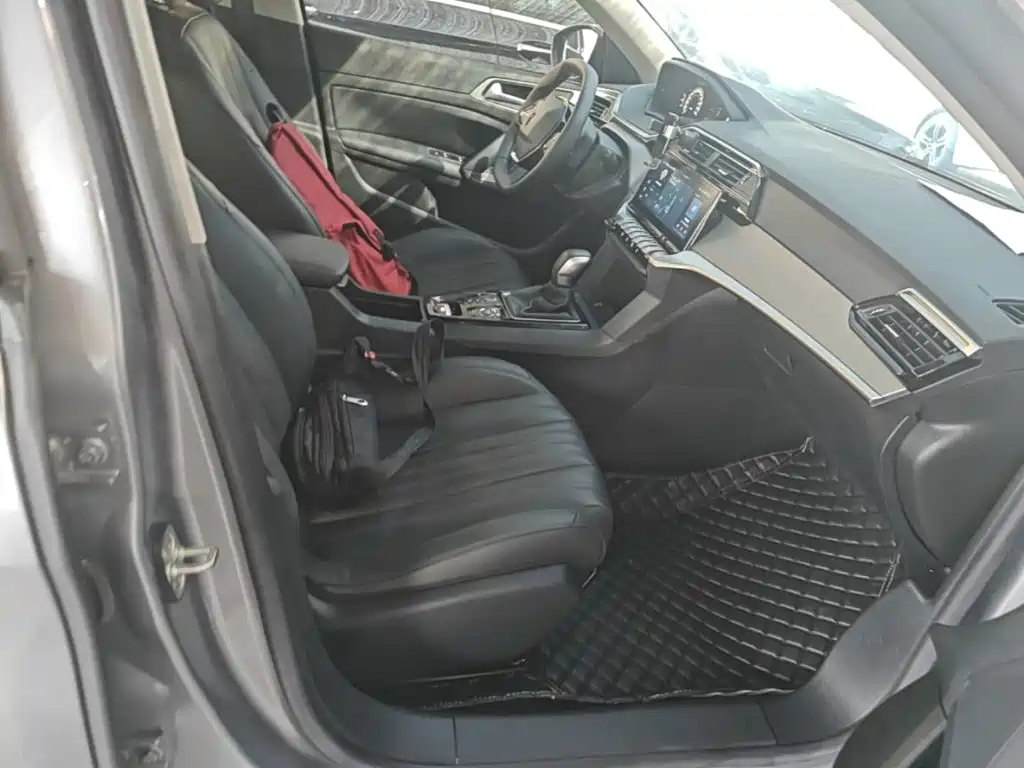 Peugeot 408 2023 2022 1.6T Light Chaser Edition