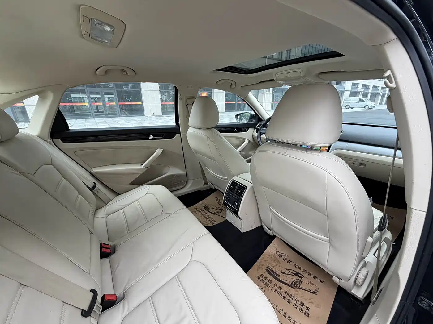 Volkswagen Passat 2011 1.8TSI Automatic Premium Edition фото 11