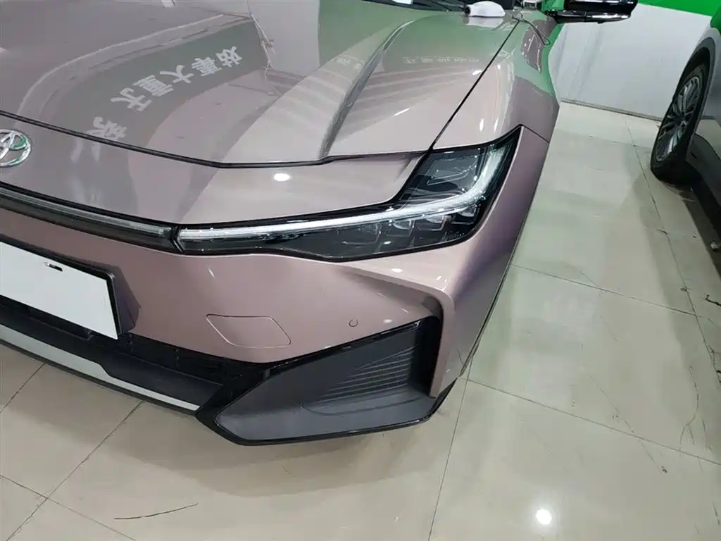 Toyota bZ3 2023 616km Long Range Premium фото 24
