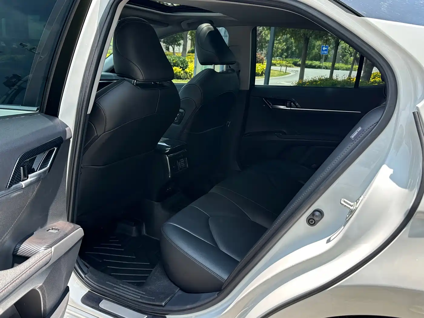 Toyota Camry 2023 2.0G Luxury Edition фото 8