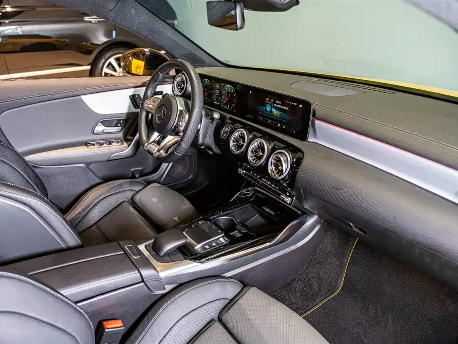 Mercedes-Benz A-Class AMG (Import) 2023 AMG A 35 4MATIC Sun Edition фото 9