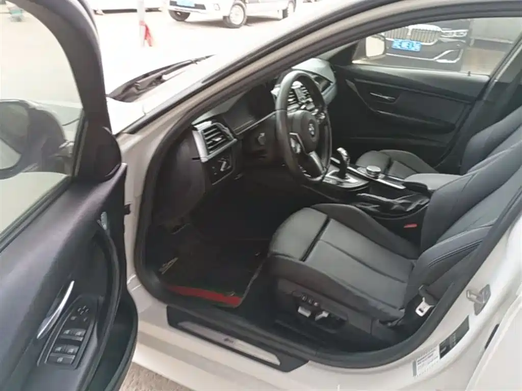BMW 3 Series 2018 320Li Leading M Sport Package фото 16
