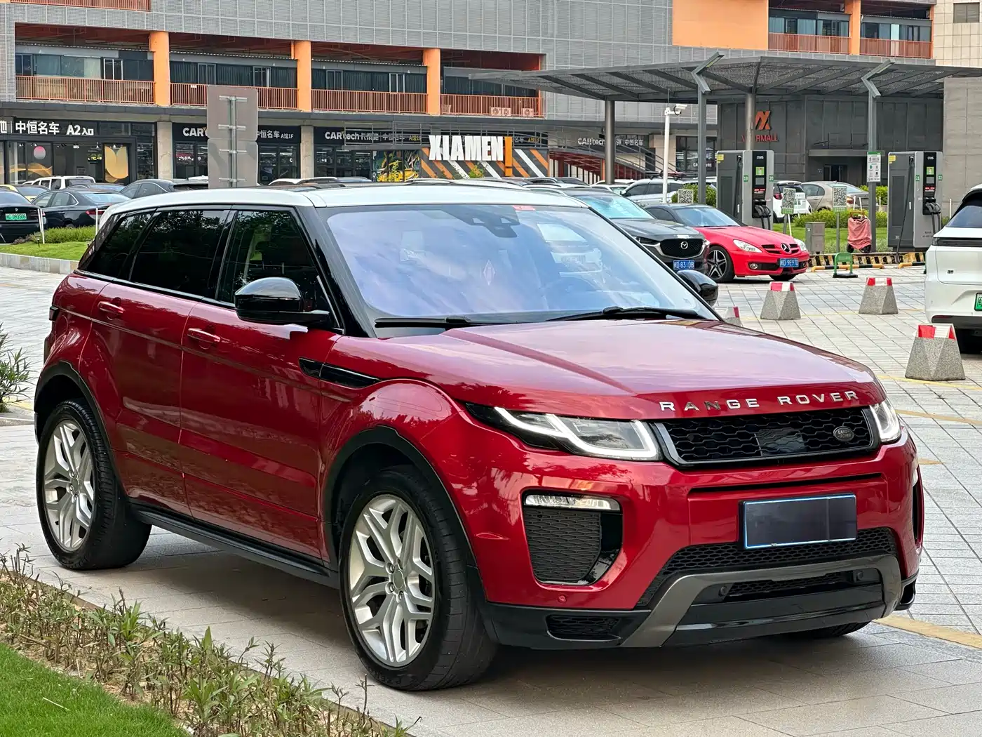 Land Rover Range Rover Evoque 2015 2.0T 5-Door Premium Edition фото 3
