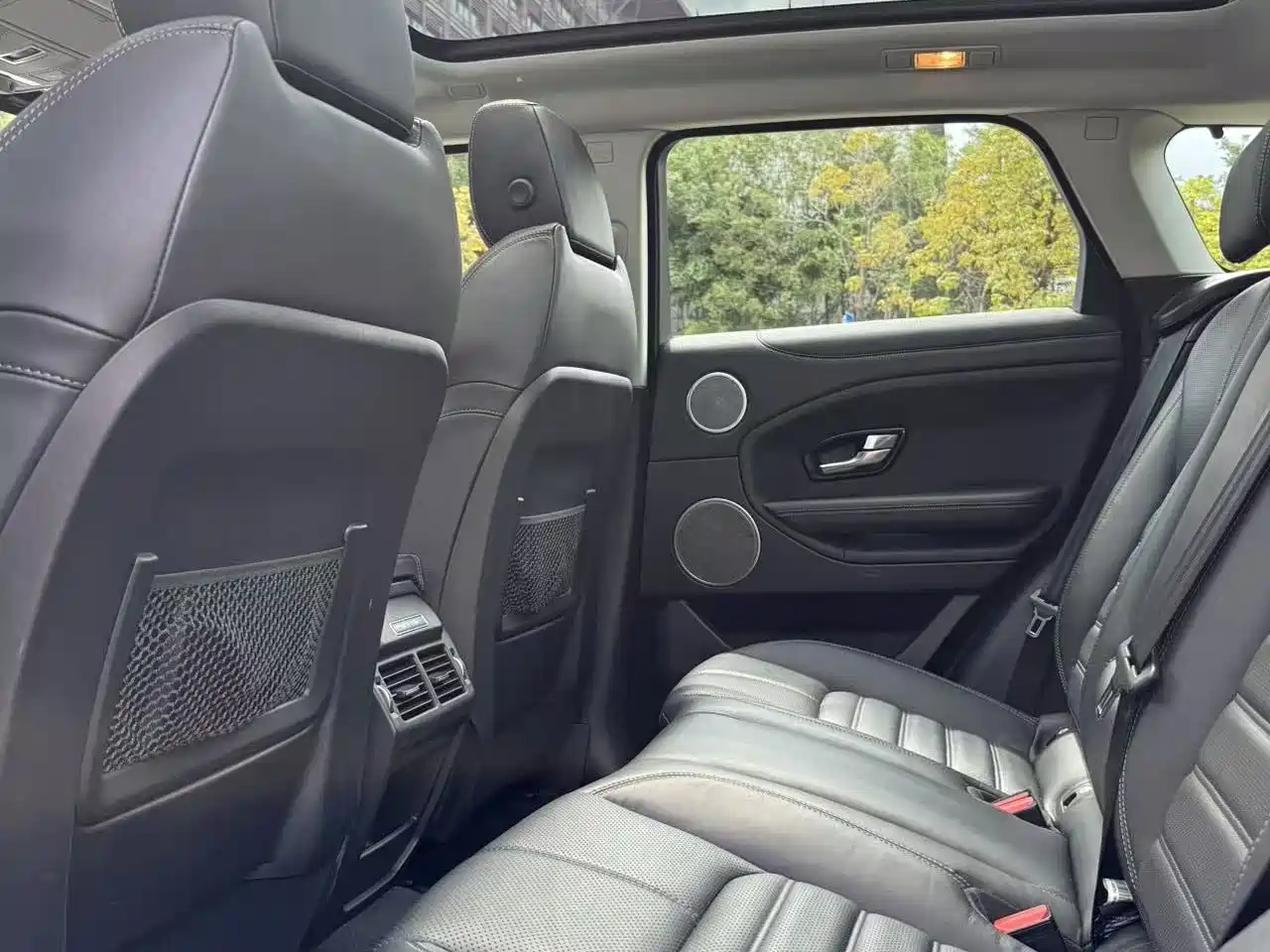 Land Rover Range Rover Evoque 2018 240PS HSE DYNAMIC Drive Edition фото 9
