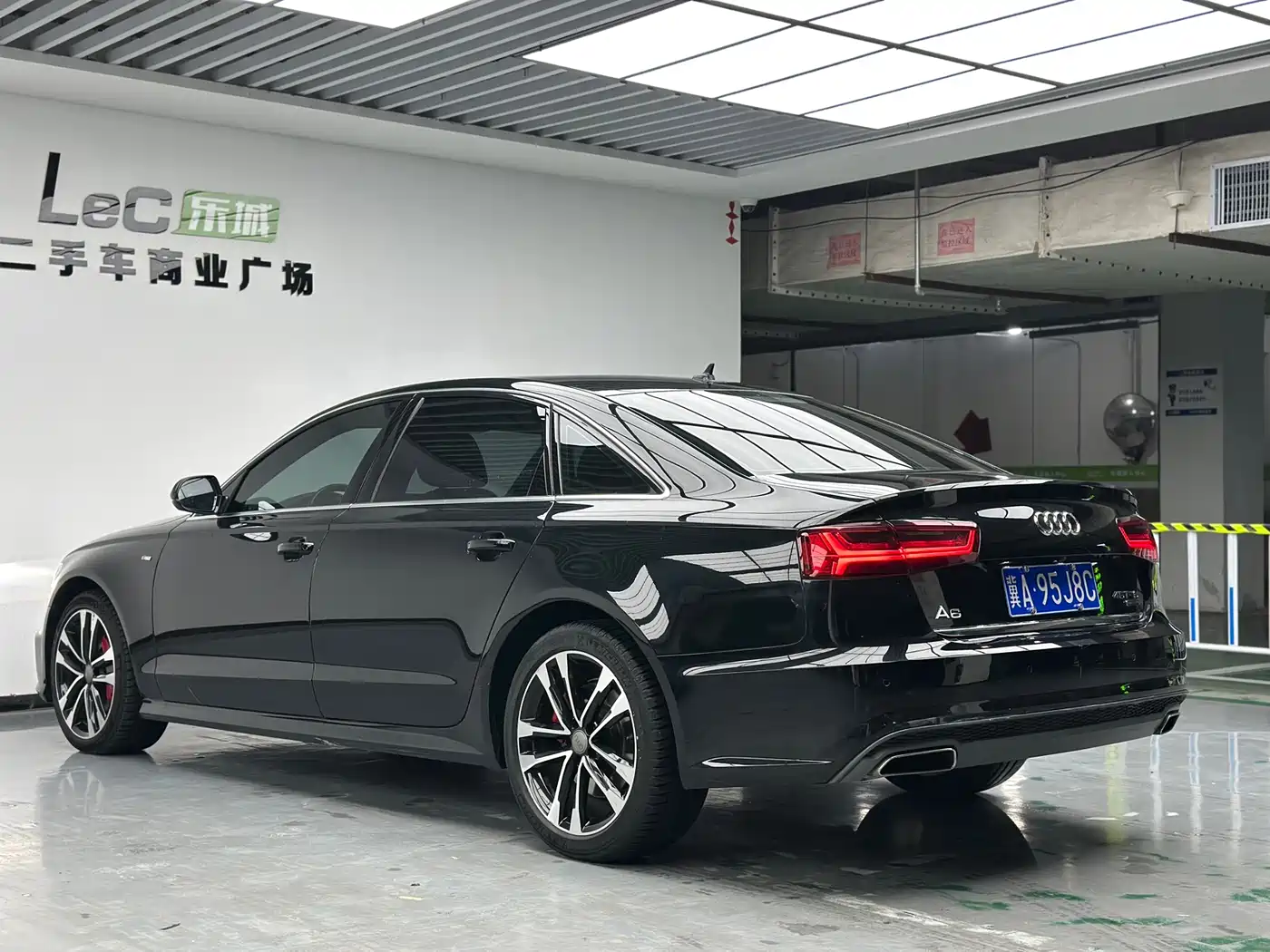 Audi A6L 2018 30th Anniversary 45 TFSI quattro Sport фото 5