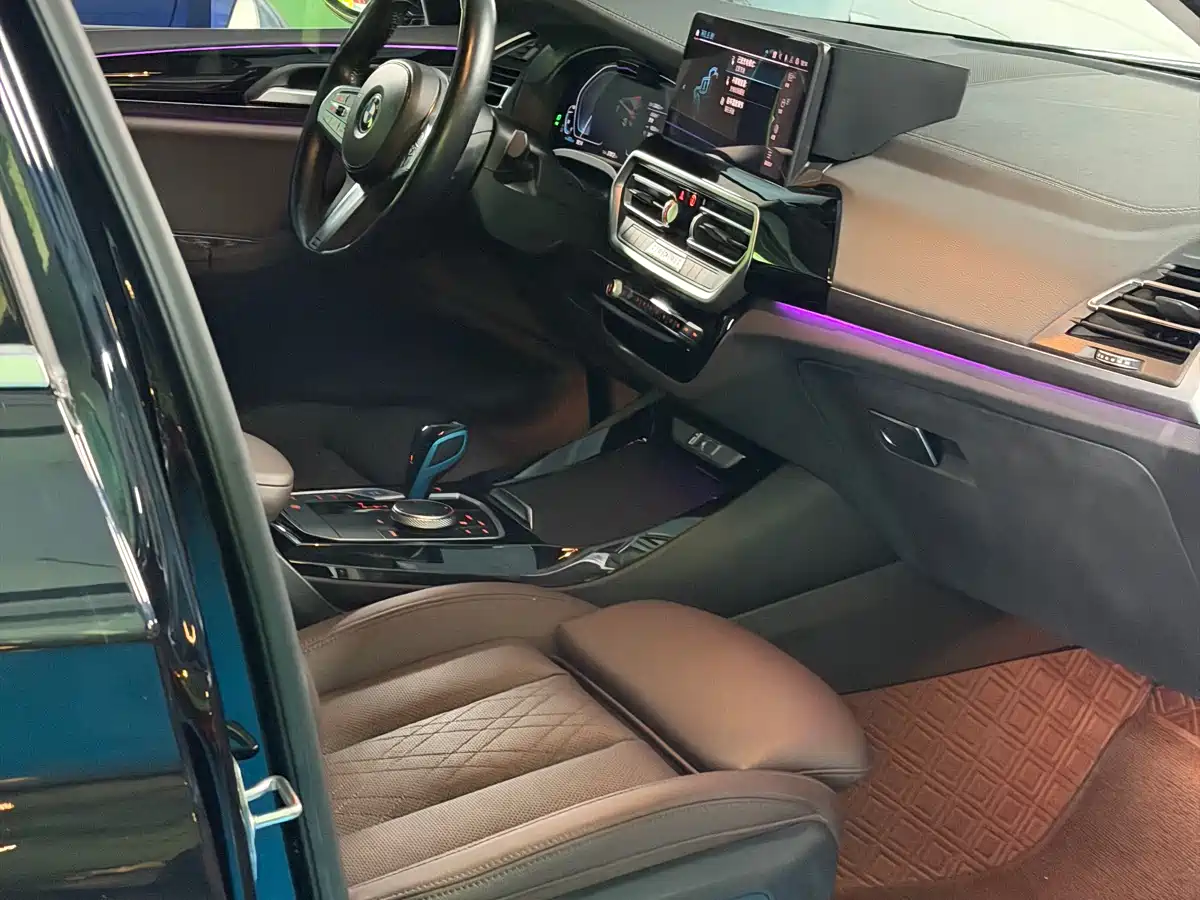 BMW iX3 2022 Leading Edition фото 19