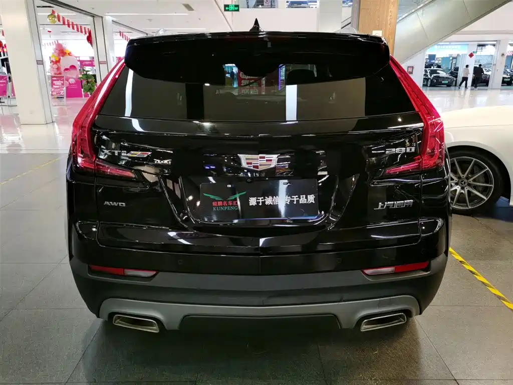 Cadillac XT4 2021 28T FWD Premium Edition фото 4