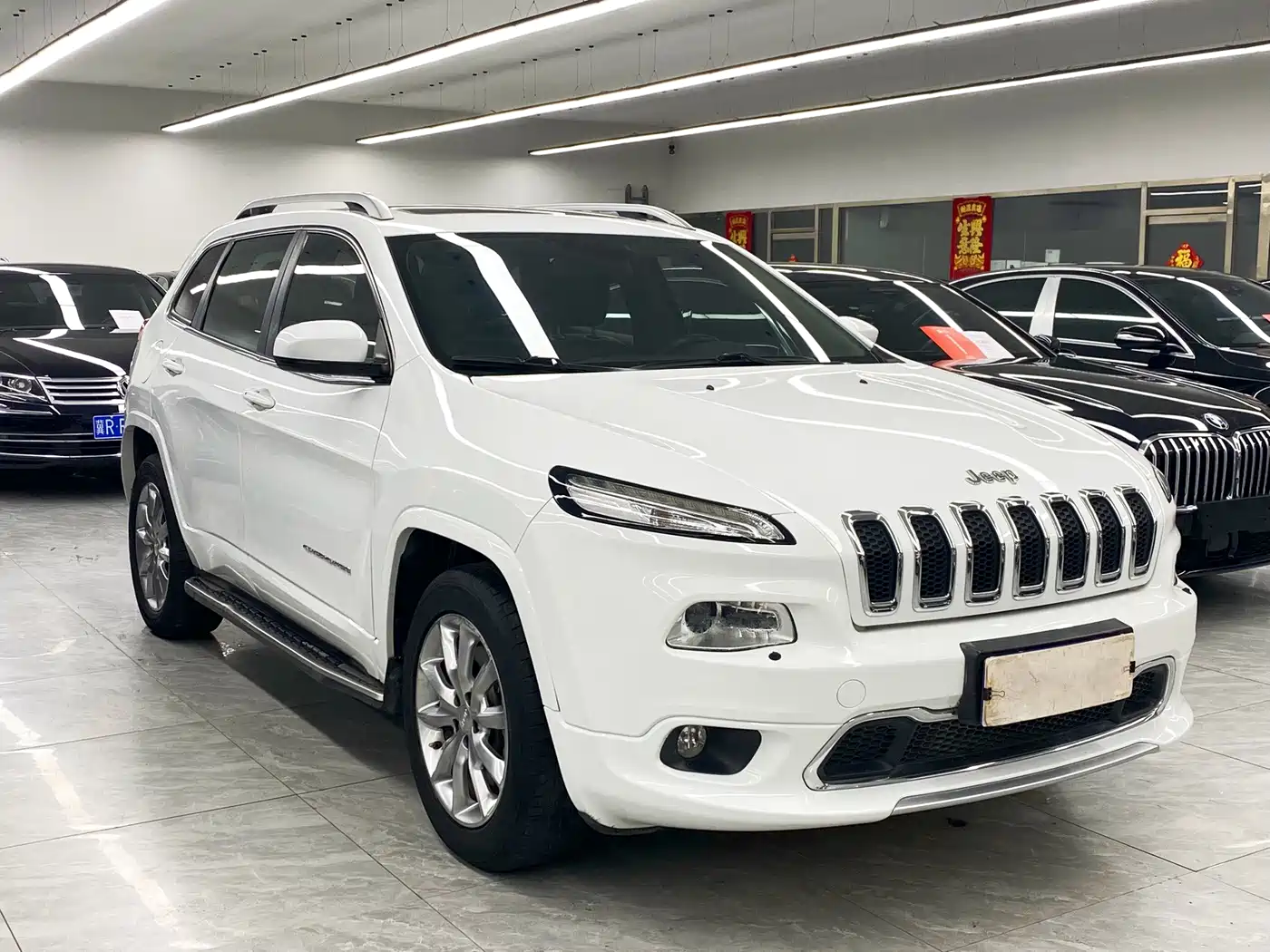 Photo 3 - Jeep Cherokee