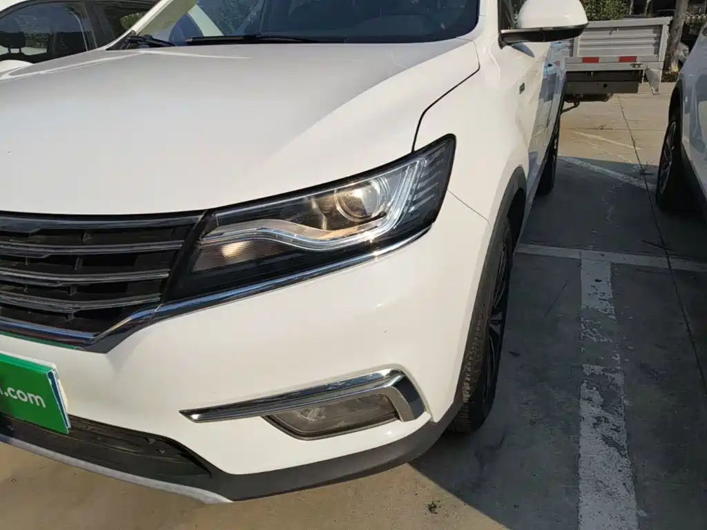 Фото 24 - Roewe RX5