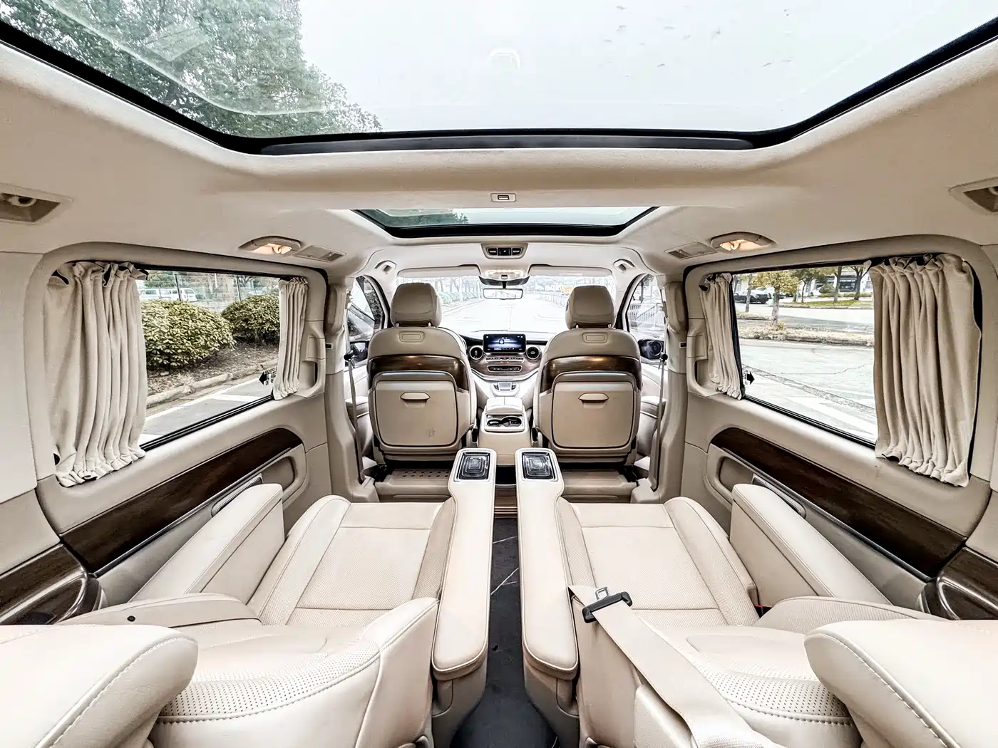 Mercedes-Benz V-Class 2022 V 260 L Long Wheelbase Luxury Edition фото 14