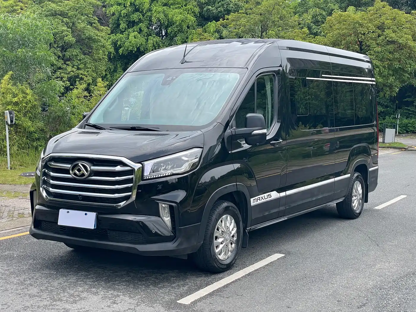 SAIC Maxus Xintu V90 2022 2022 2.0T Automatic Rear-Wheel Drive Qimo Edition Extended Axle High Roof