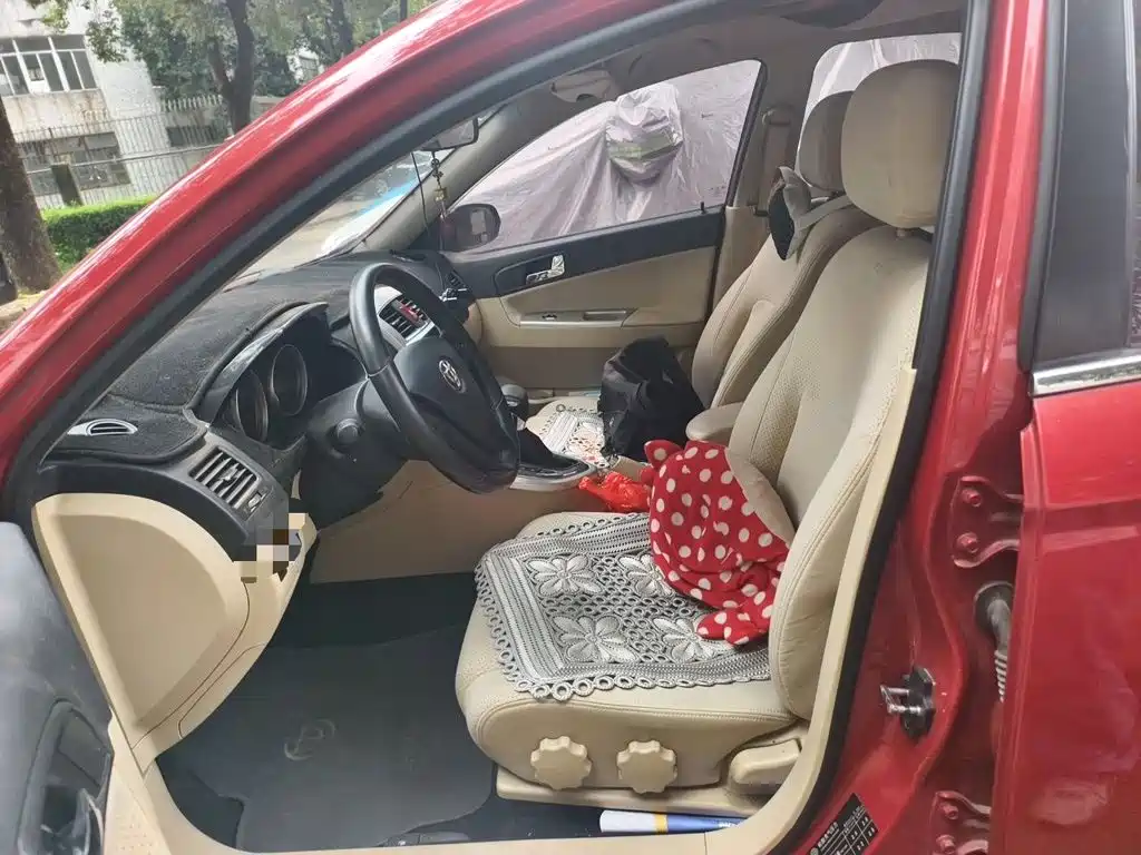 Zhonghua H330 2015 2013 1.5L Automatic Luxury
