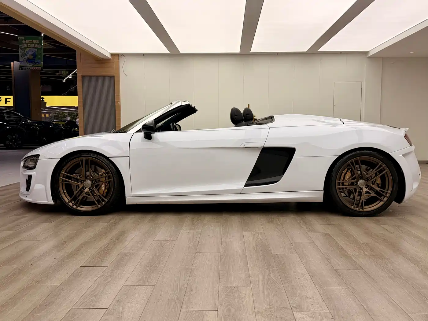 Audi R8 2011 Spyder 5.2 FSI quattro фото 8