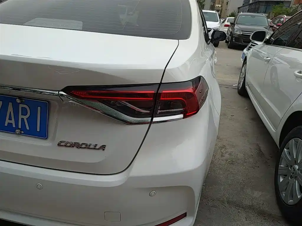 Toyota Corolla 2021 TNGA 1.5L CVT Elite Edition фото 8