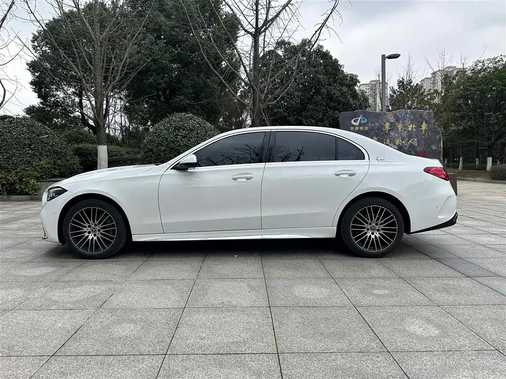 Mercedes-Benz C-Class 2025 Facelift C 260 L Sport Edition фото 9