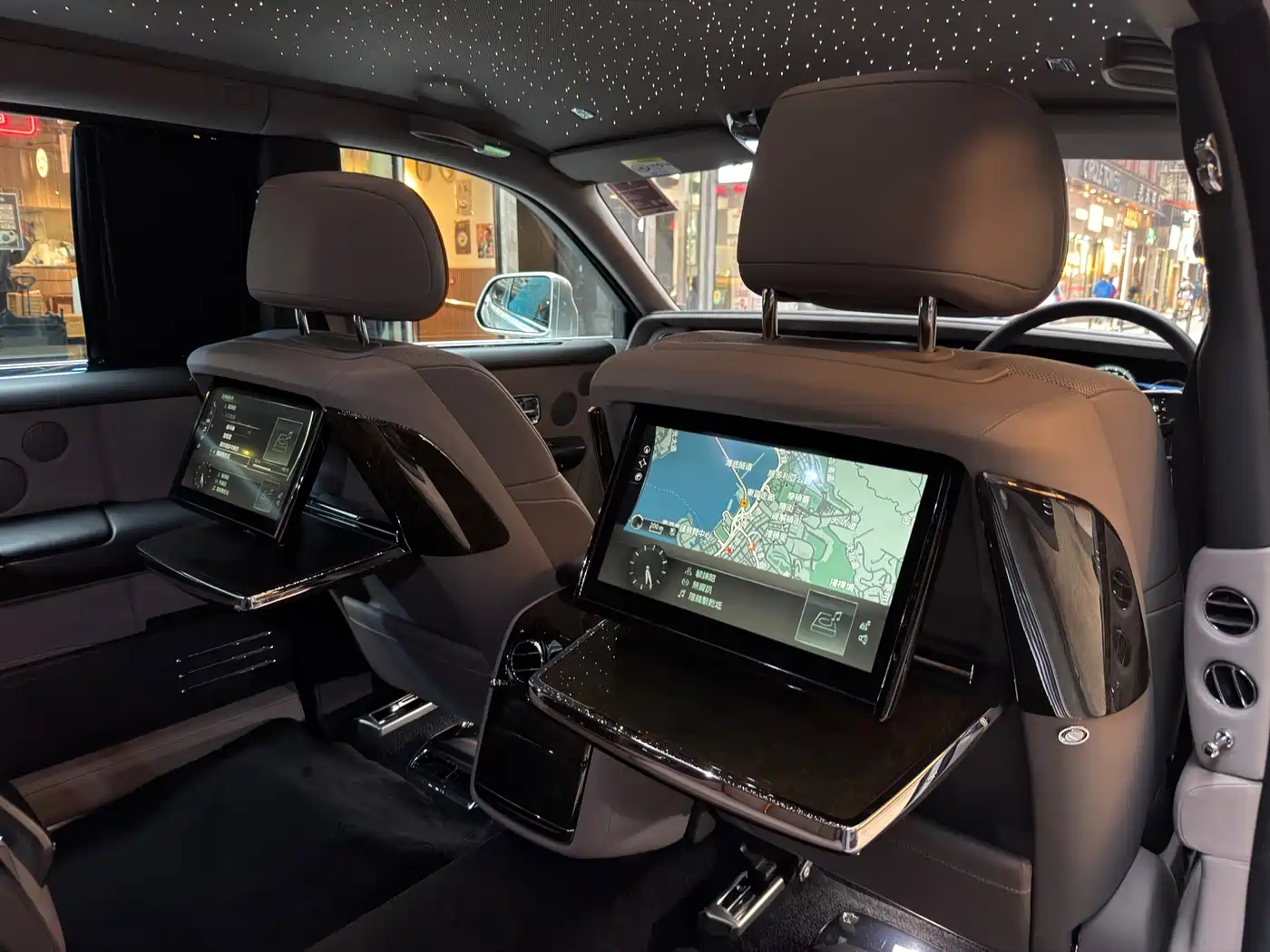 Rolls-Royce Phantom 2018 6.7T Long Wheelbase Version фото 13