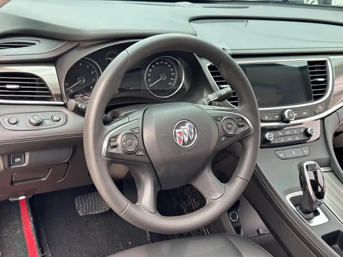 Фото 16 - Buick LaCrosse