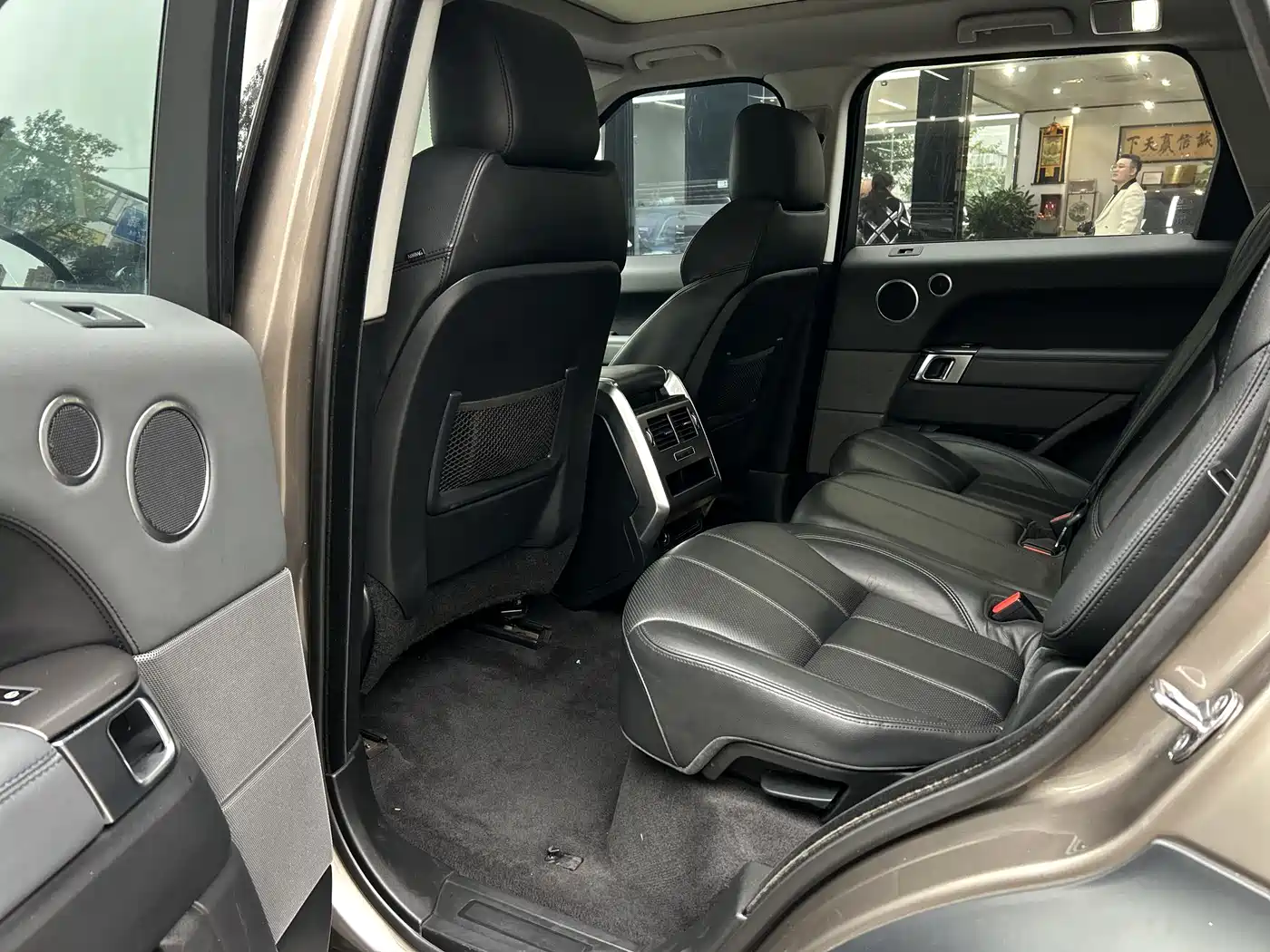 Land Rover Range Rover Sport 2016 Model 3.0 SC V6 SE фото 14