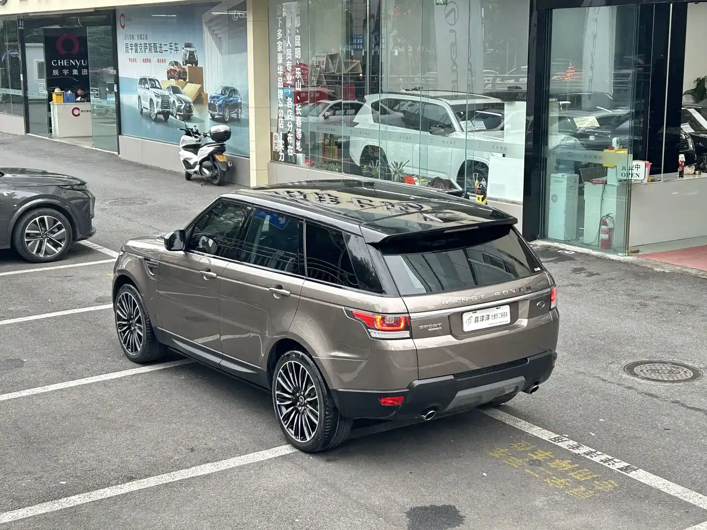 Land Rover Range Rover Sport 2016 Model 3.0 SC V6 SE фото 3