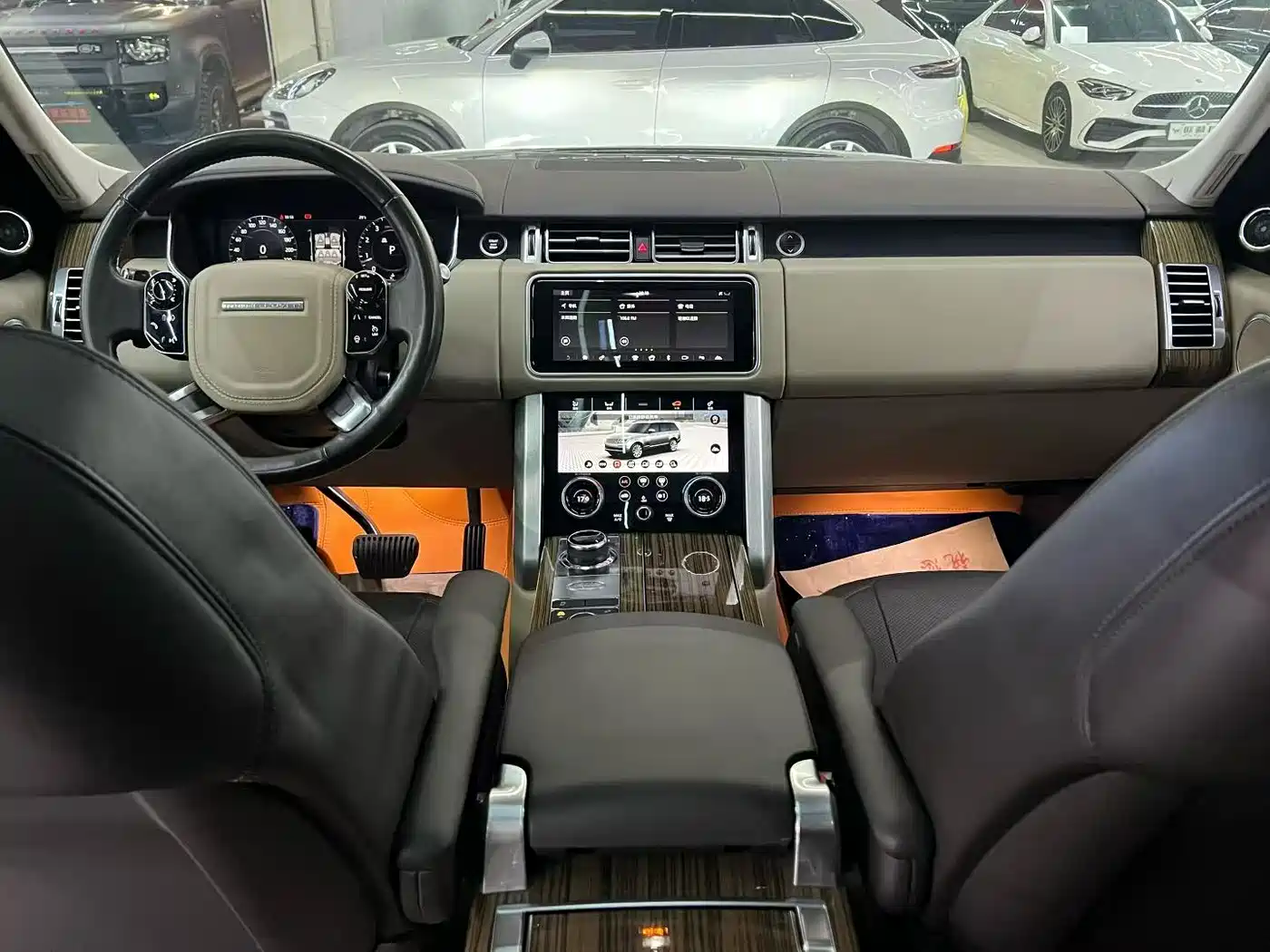 Land Rover Range Rover 2018 3.0 SC V6 Vogue Heritage Extended Edition фото 5
