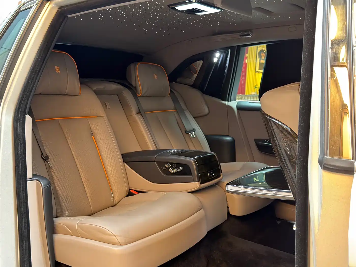 Rolls-Royce Phantom 2018 6.7T Long Wheelbase Version фото 10