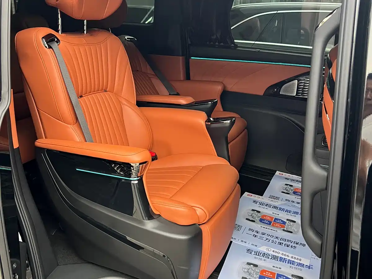 GAC Trumpchi Trumpchi M8 2023 Model Master Series 400T Flagship Edition фото 17