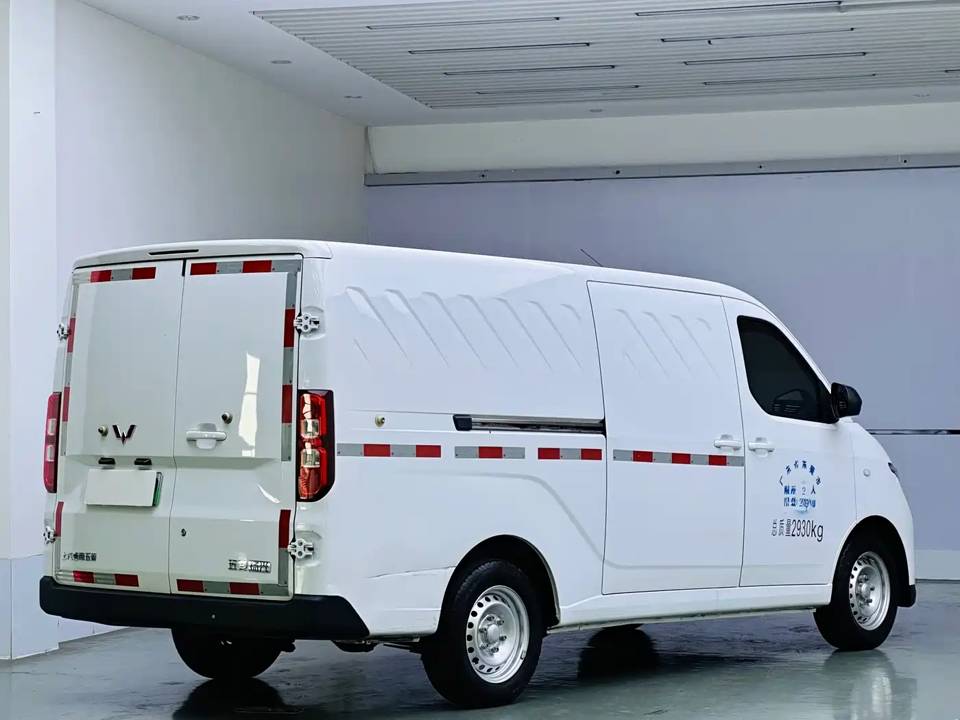 Wuling Motors Wuling Yangguang 2024 2024 300km Practical Enclosed Window Version 60kW