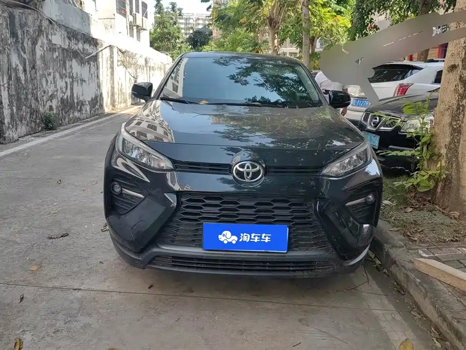 Toyota Wildlander 2023 2.0L CVT FWD LE фото 2