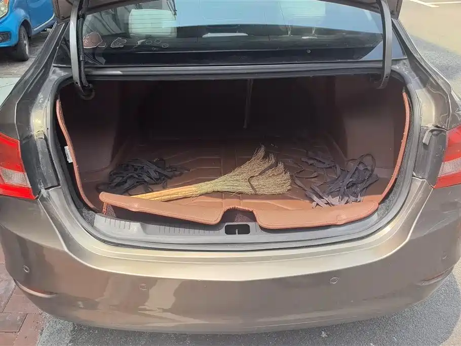 Buick Excelle 2015 15N Automatic Elite фото 4