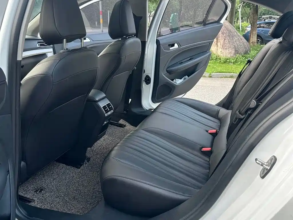 Peugeot 408 2019 350THP Automatic Luxury Edition China V фото 9