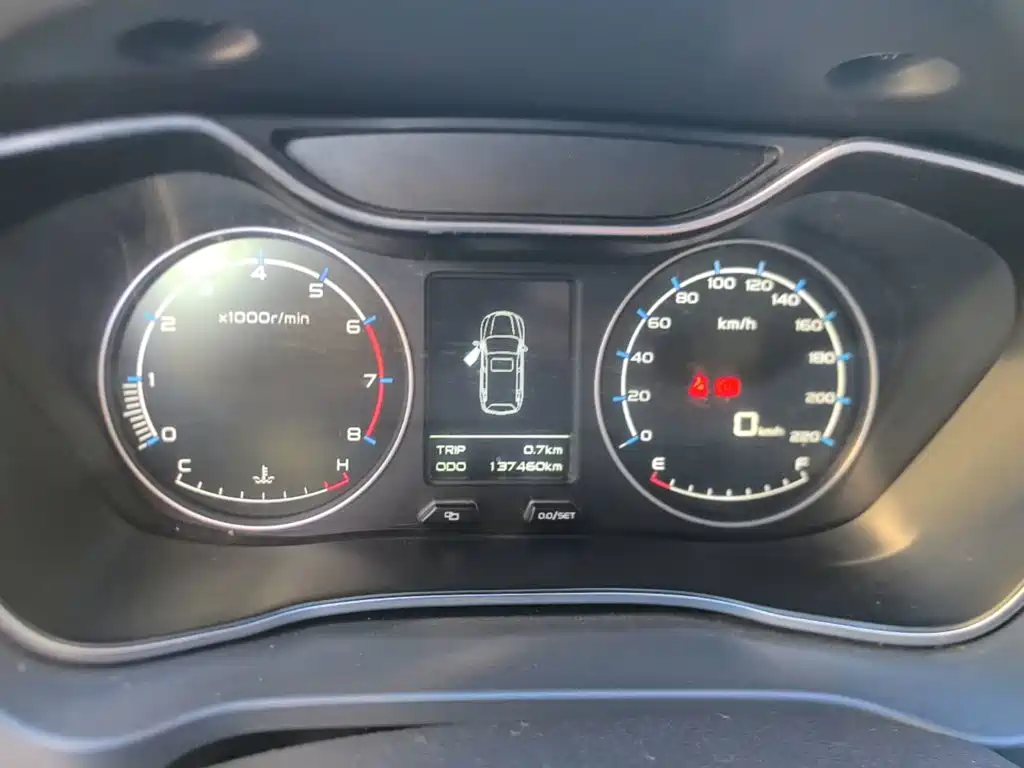 Фото 12 - Geely Emgrand X6
