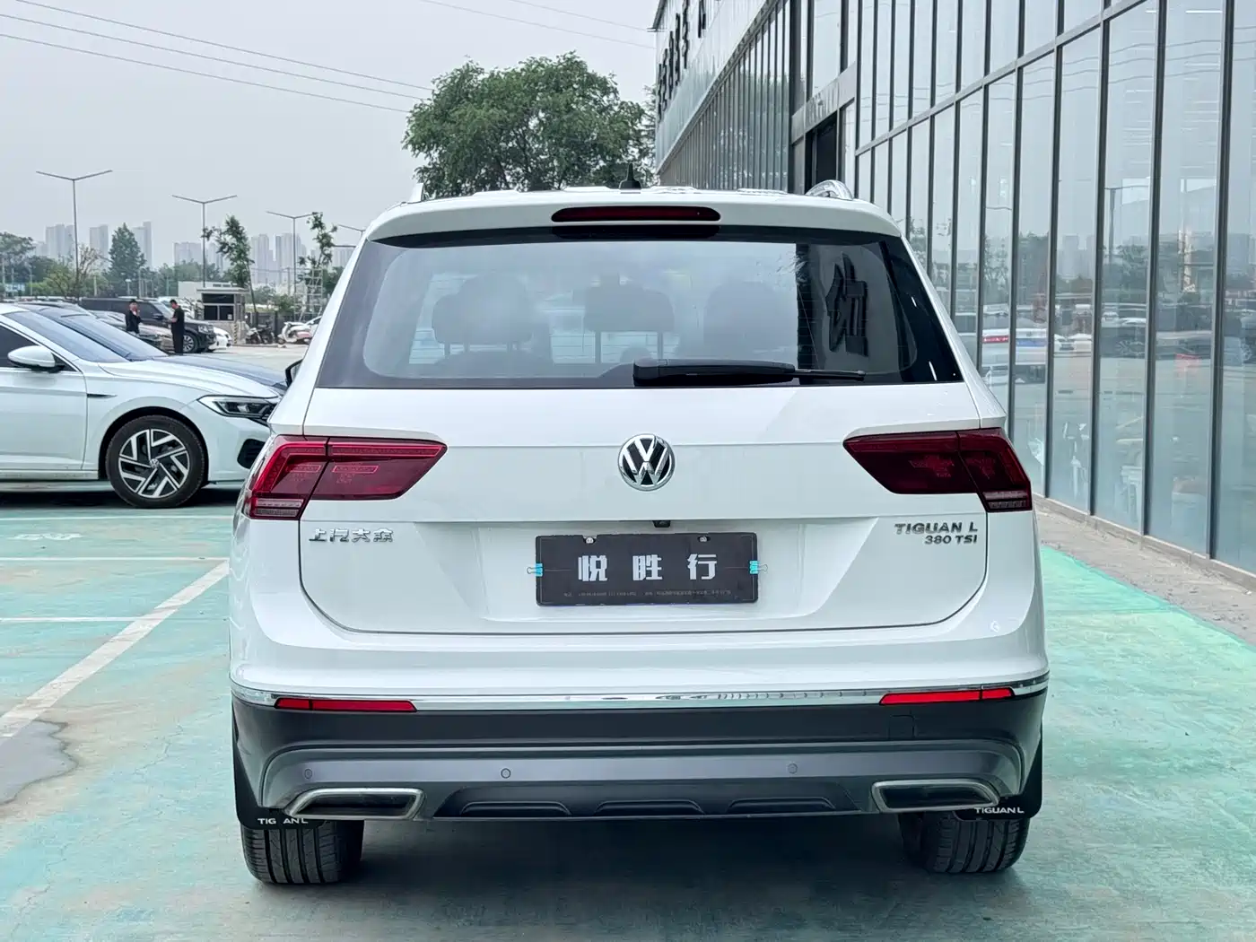 Volkswagen Tiguan L 2018 380TSI Automatic AWD Luxury Edition фото 6