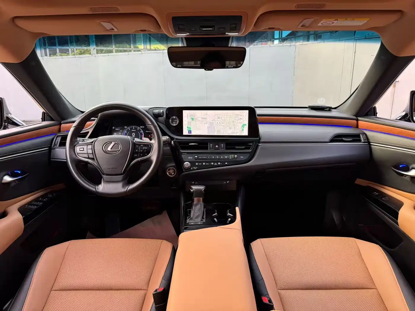 Фото 6 - Lexus ES