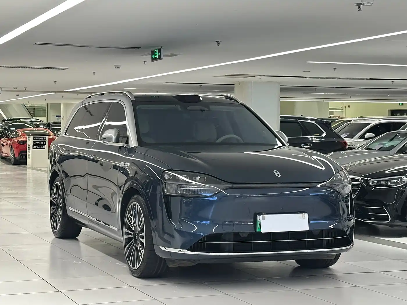 AITO Wenjie AITO M9 2024 Extended Range Ultra 42kWh 6-Seater фото 3