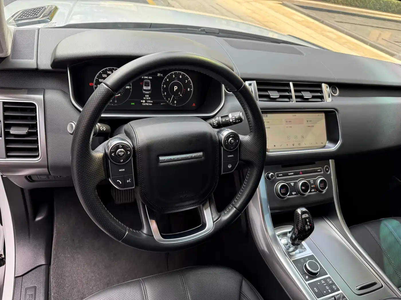 Land Rover Range Rover Sport 2017 3.0 SC V6 SE фото 28