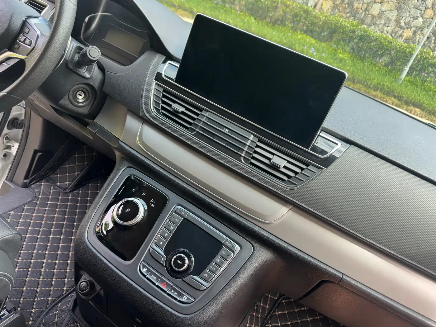 SAIC Maxus Maxus G20 2023 2023 PLUS 2.0T Gasoline Automatic Luxury Edition