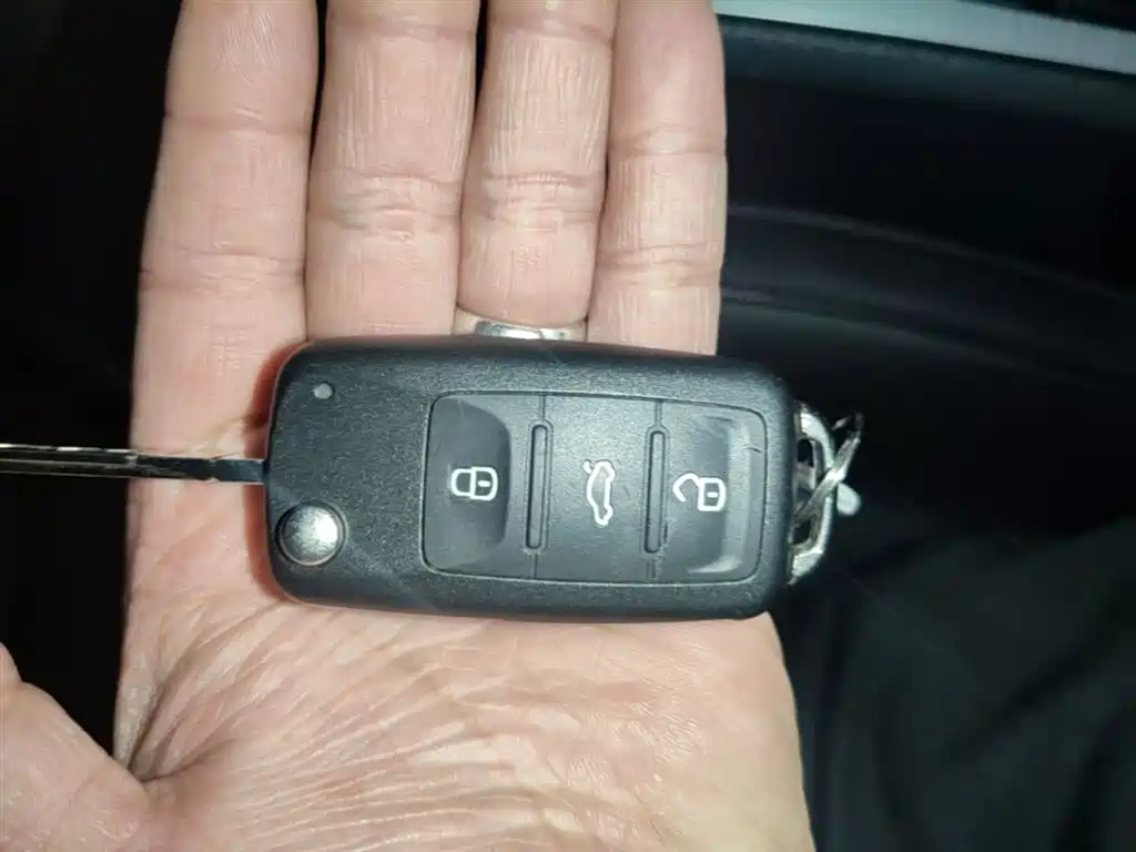 Volkswagen Passat 2015 1.8TSI DSG Honor Edition фото 9