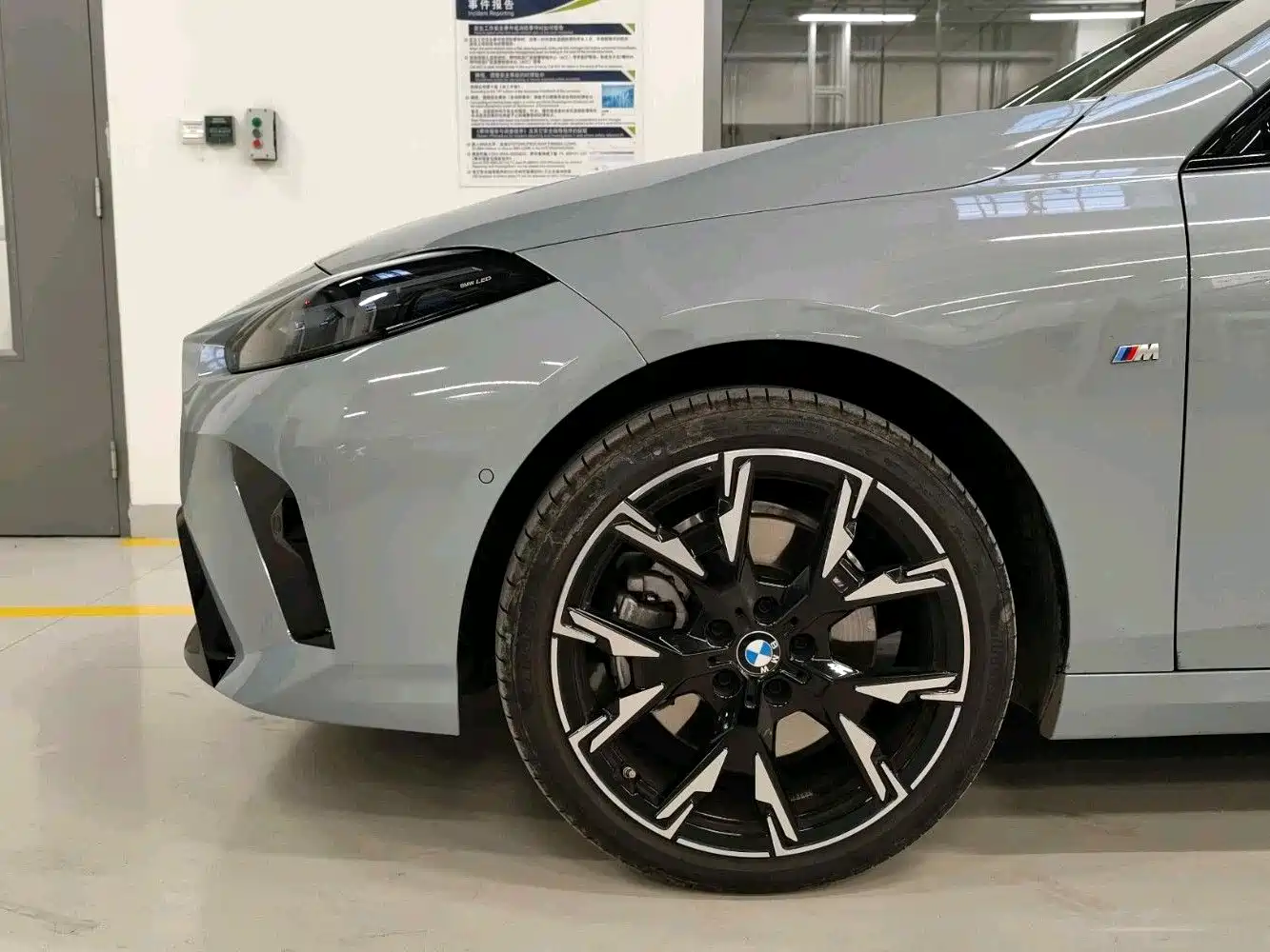 BMW 2 Series 2025 225L M Sport Moonlight Package фото 8