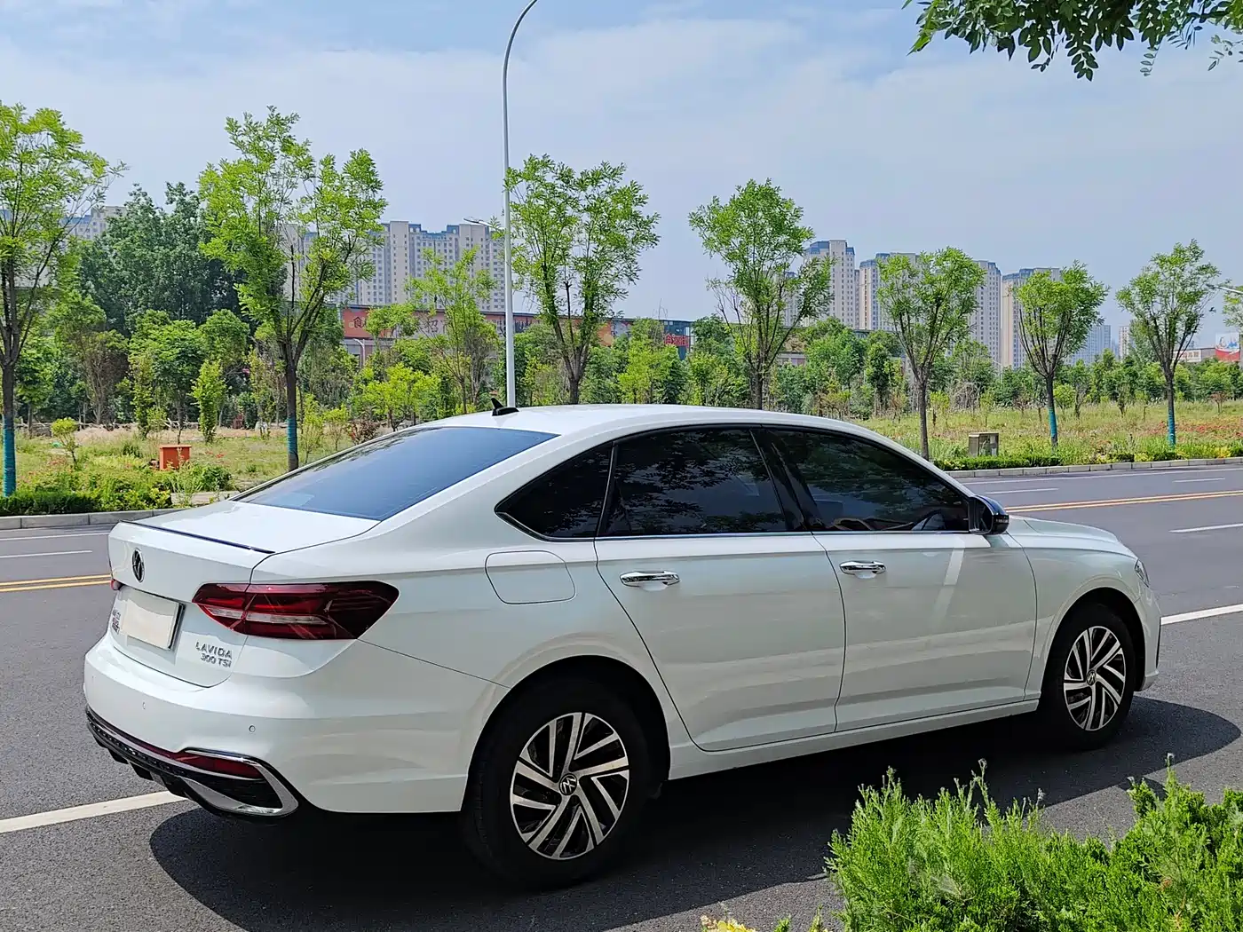 Volkswagen Lavida 2024 Model 300TSI DSG Starlight Leading Edition фото 32