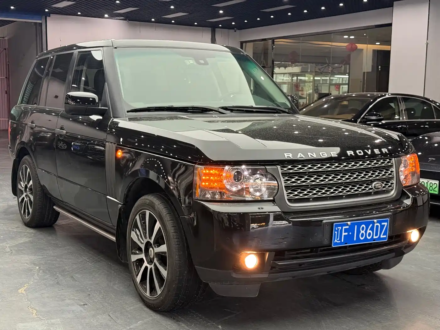 Land Rover Range Rover 2011 5.0 NA V8 HSE фото 4