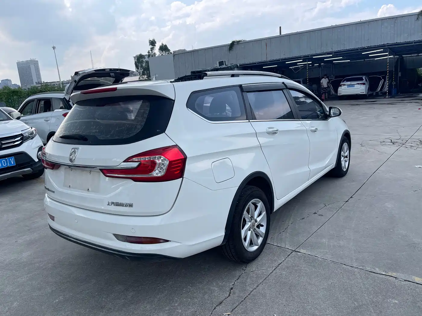 Baojun 310W 2018 2017 1.5L Manual Fashion Edition (China V)