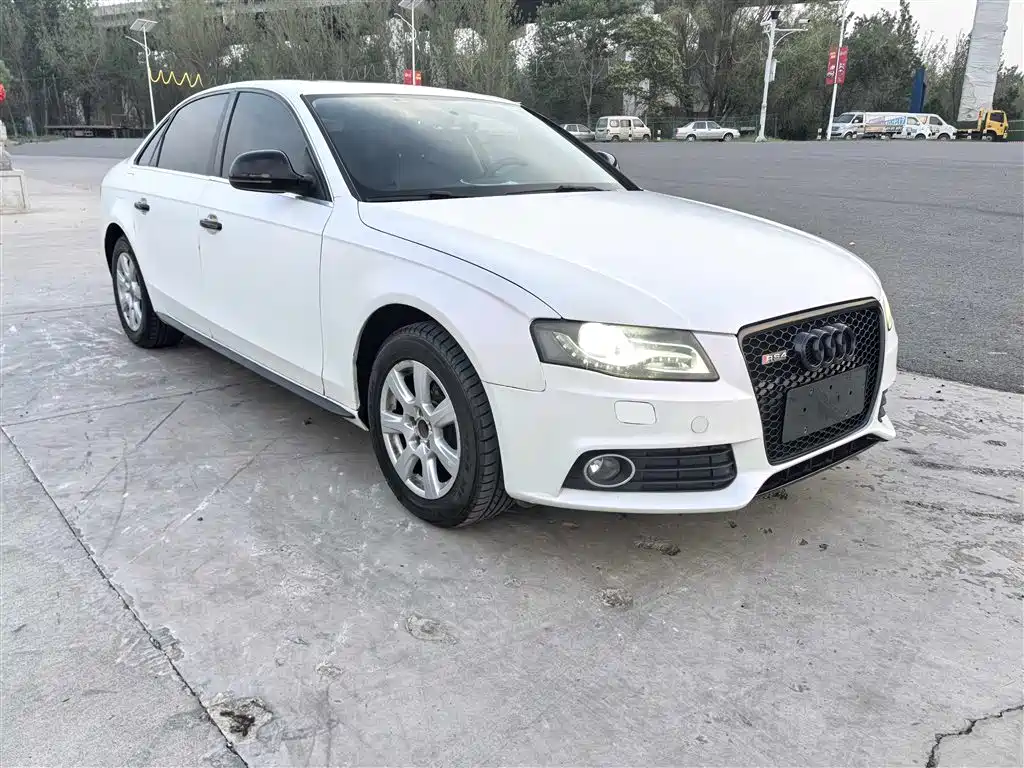 Audi A4L 2012 2.0 TFSI Auto Comfort фото 3