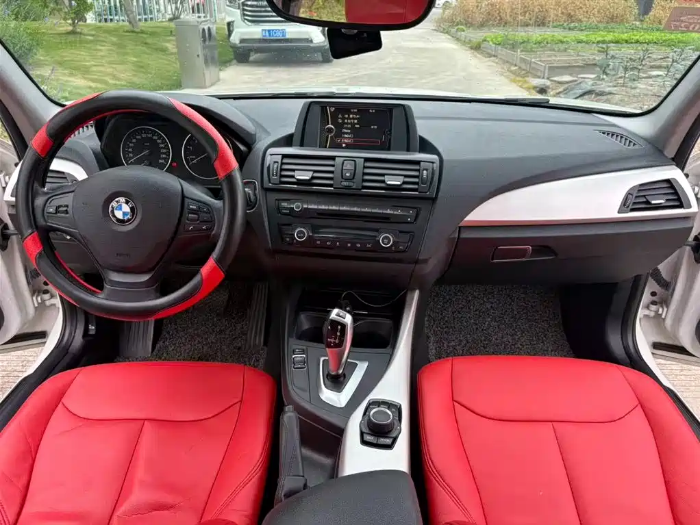 BMW 1 Series (Import) 2013 Facelift 118i Leading Model фото 5