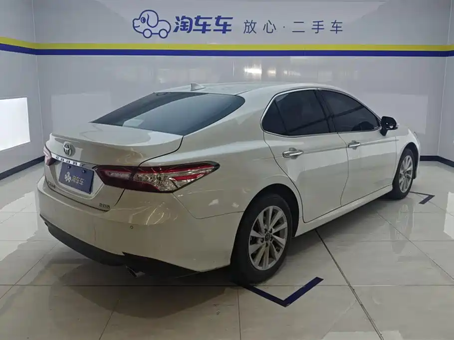 Toyota Camry 2021 2.0G Luxury Edition фото 3