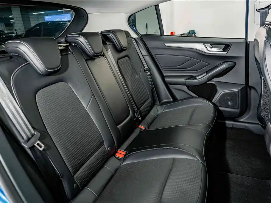 Photo 22 - Ford Focus