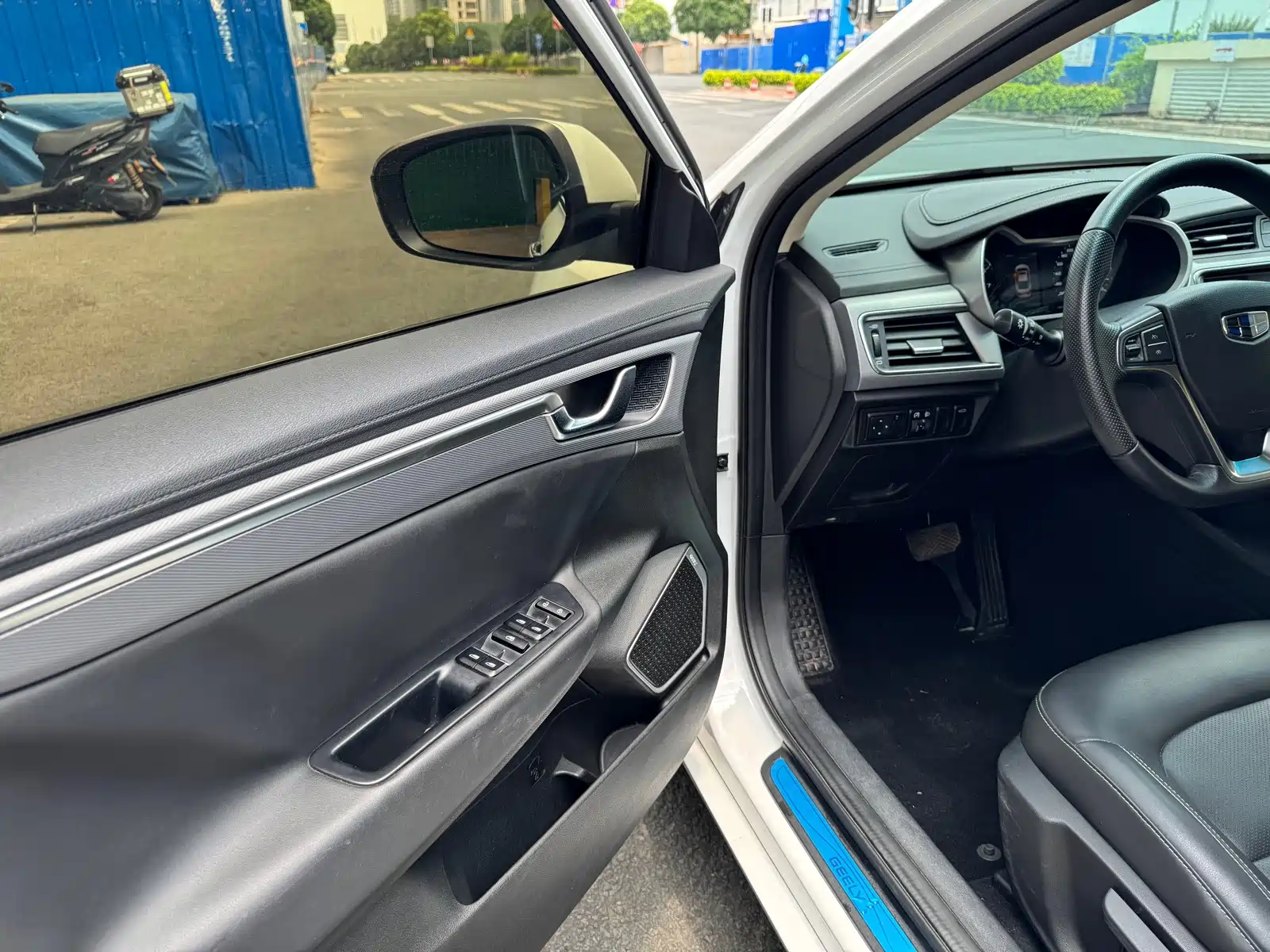 صورة 11 - Geely Emgrand GL