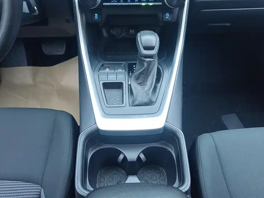 Toyota Wildlander 2022 Facelift 2.0L CVT 2WD Leading Edition фото 16