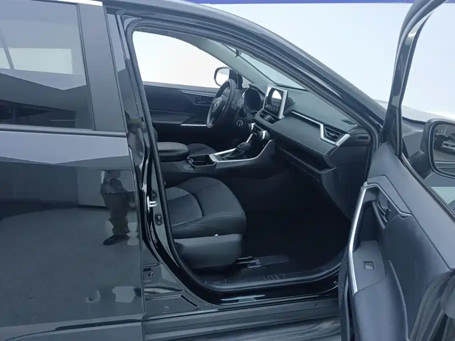 Toyota Wildlander 2022 Facelift 2.0L CVT 2WD Leading Edition фото 8