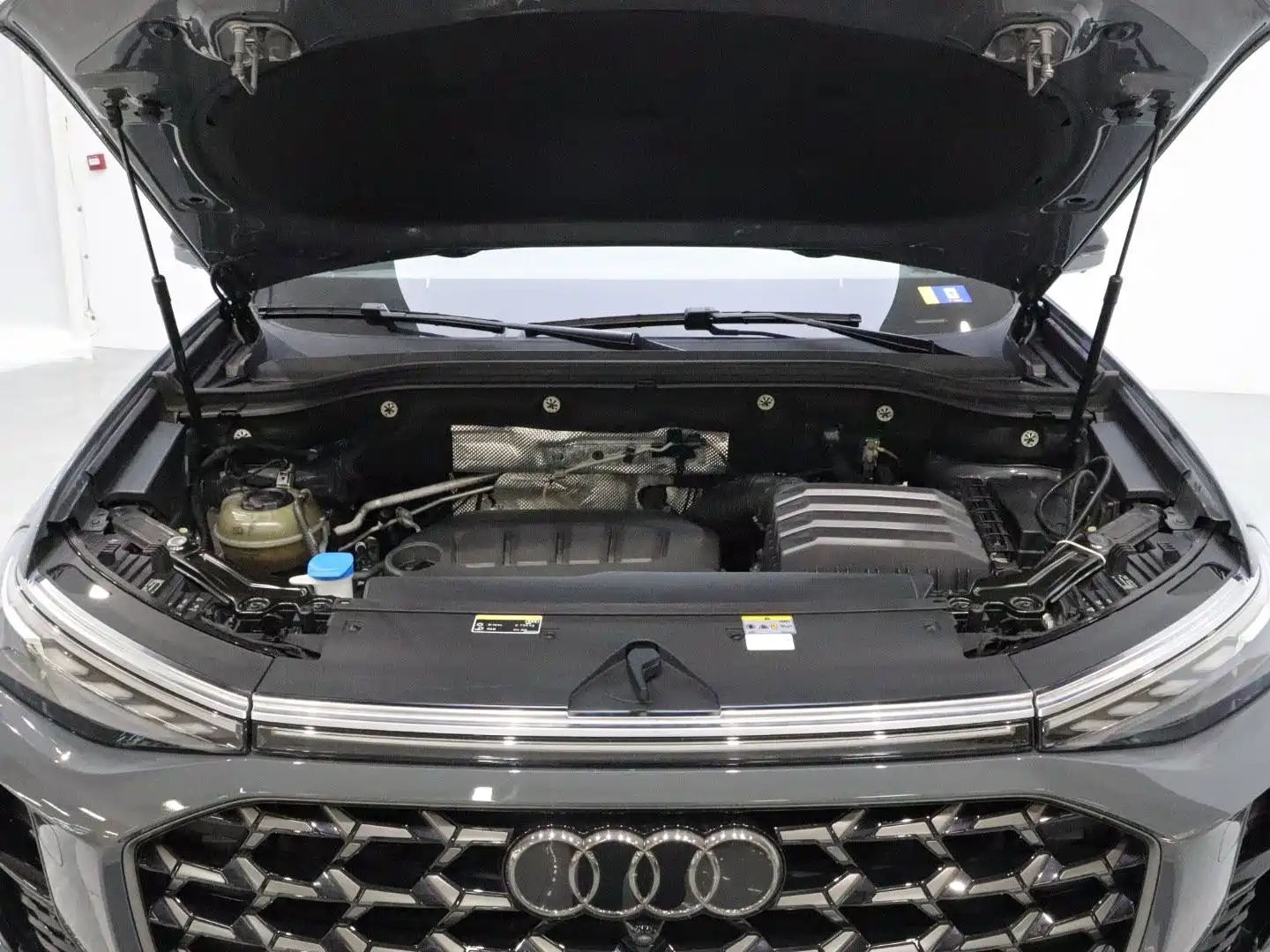 Photo 20 - Audi Q6